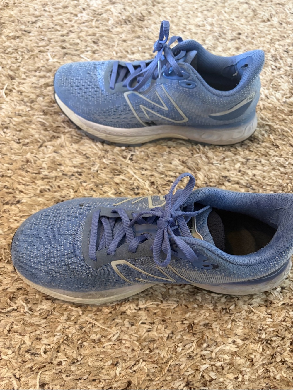 New Balance Fresh Foam 880 lilac running/tennis shoes, size women’s 8